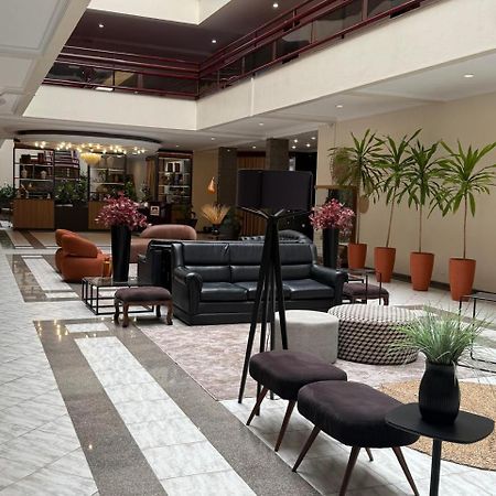 Susin Hotel Мафра Екстериор снимка