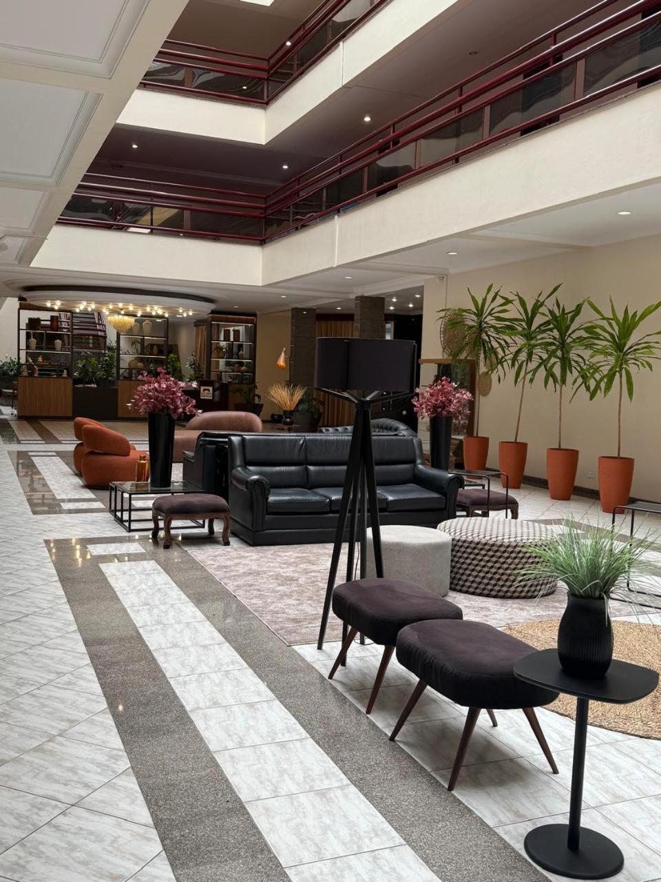Susin Hotel Мафра Екстериор снимка