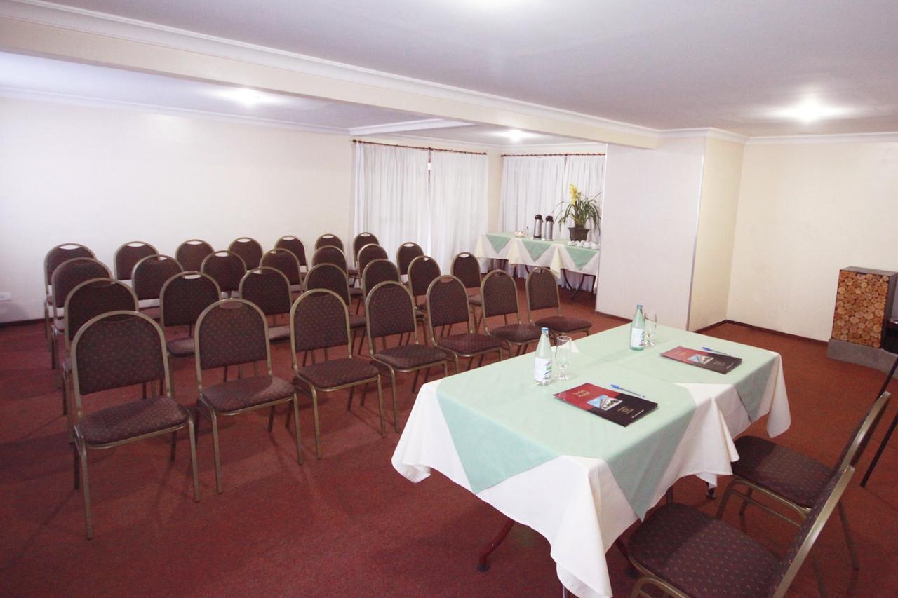 Susin Hotel Мафра Екстериор снимка