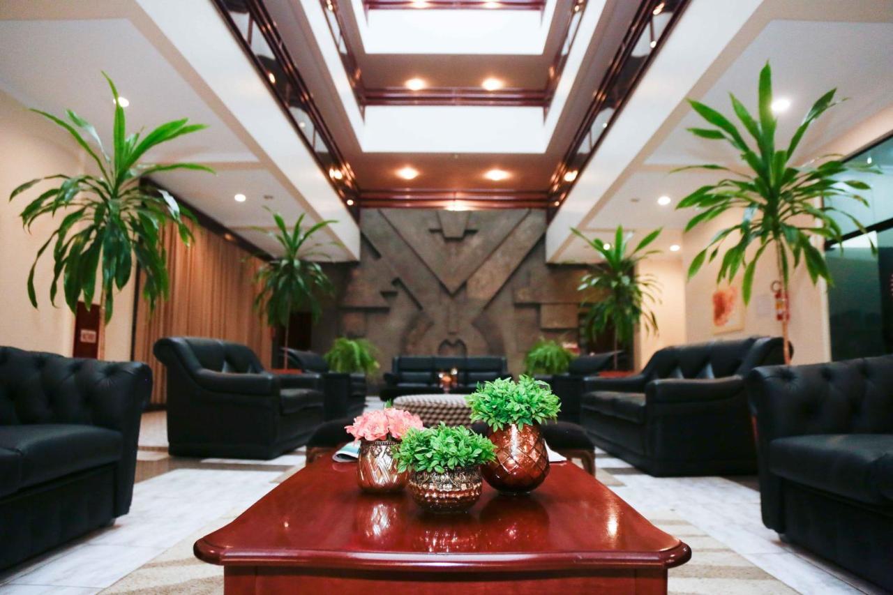 Susin Hotel Мафра Екстериор снимка