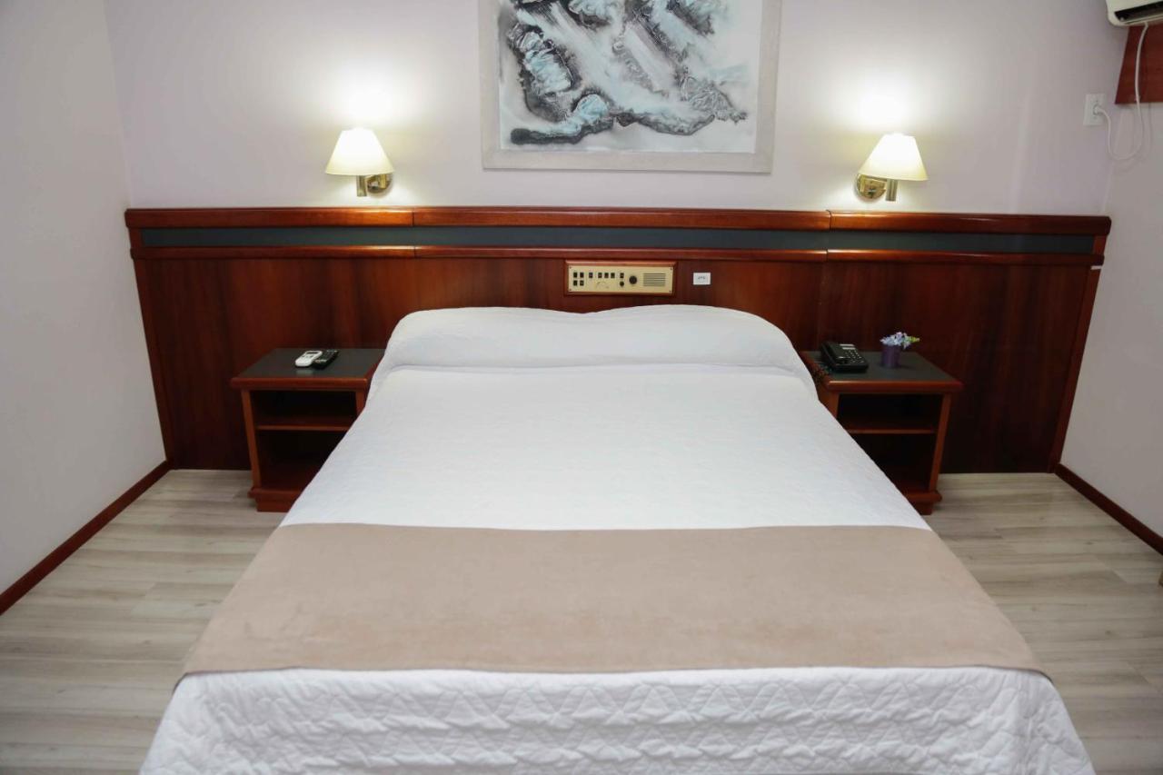 Susin Hotel Мафра Екстериор снимка