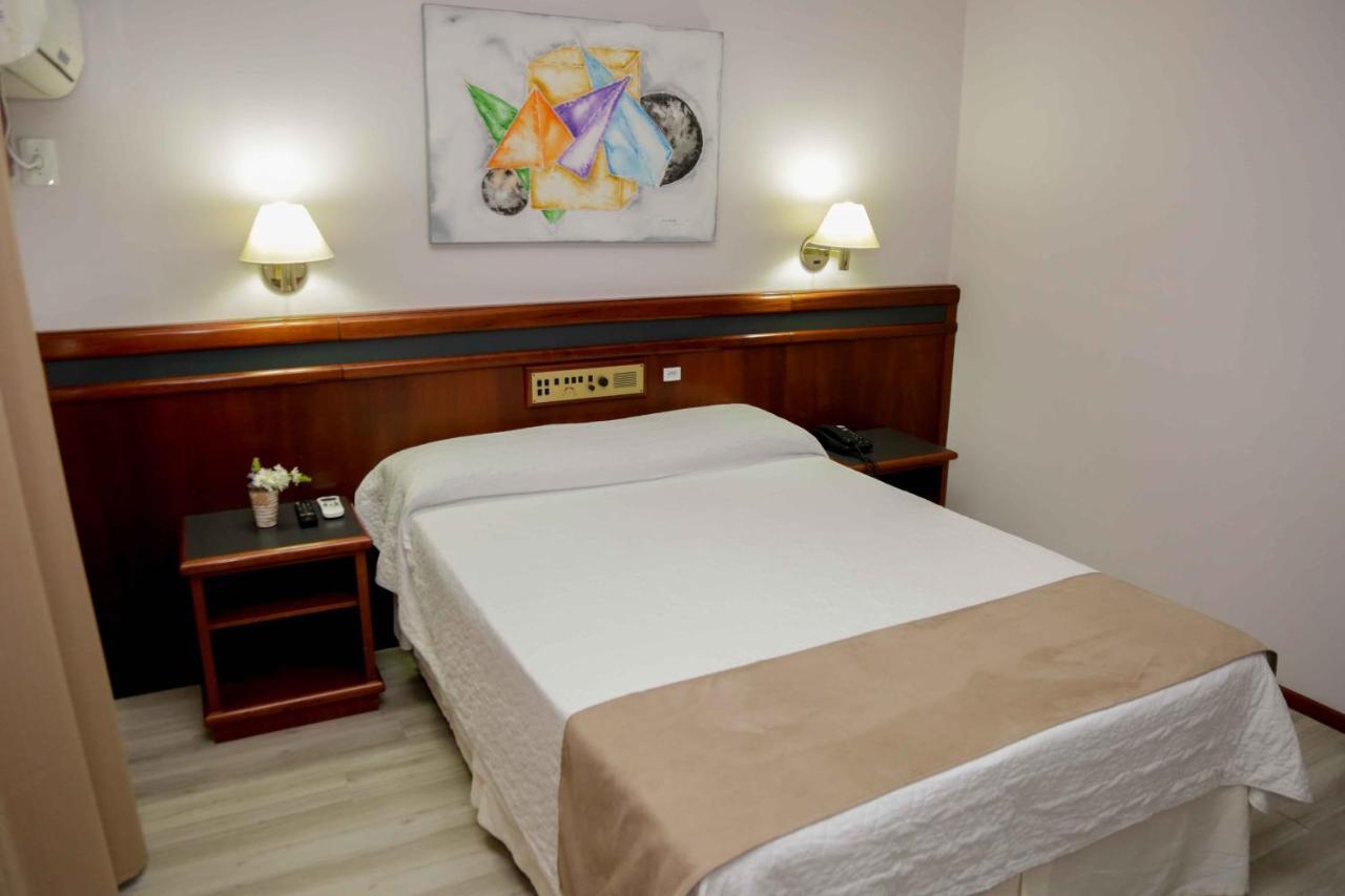 Susin Hotel Мафра Екстериор снимка