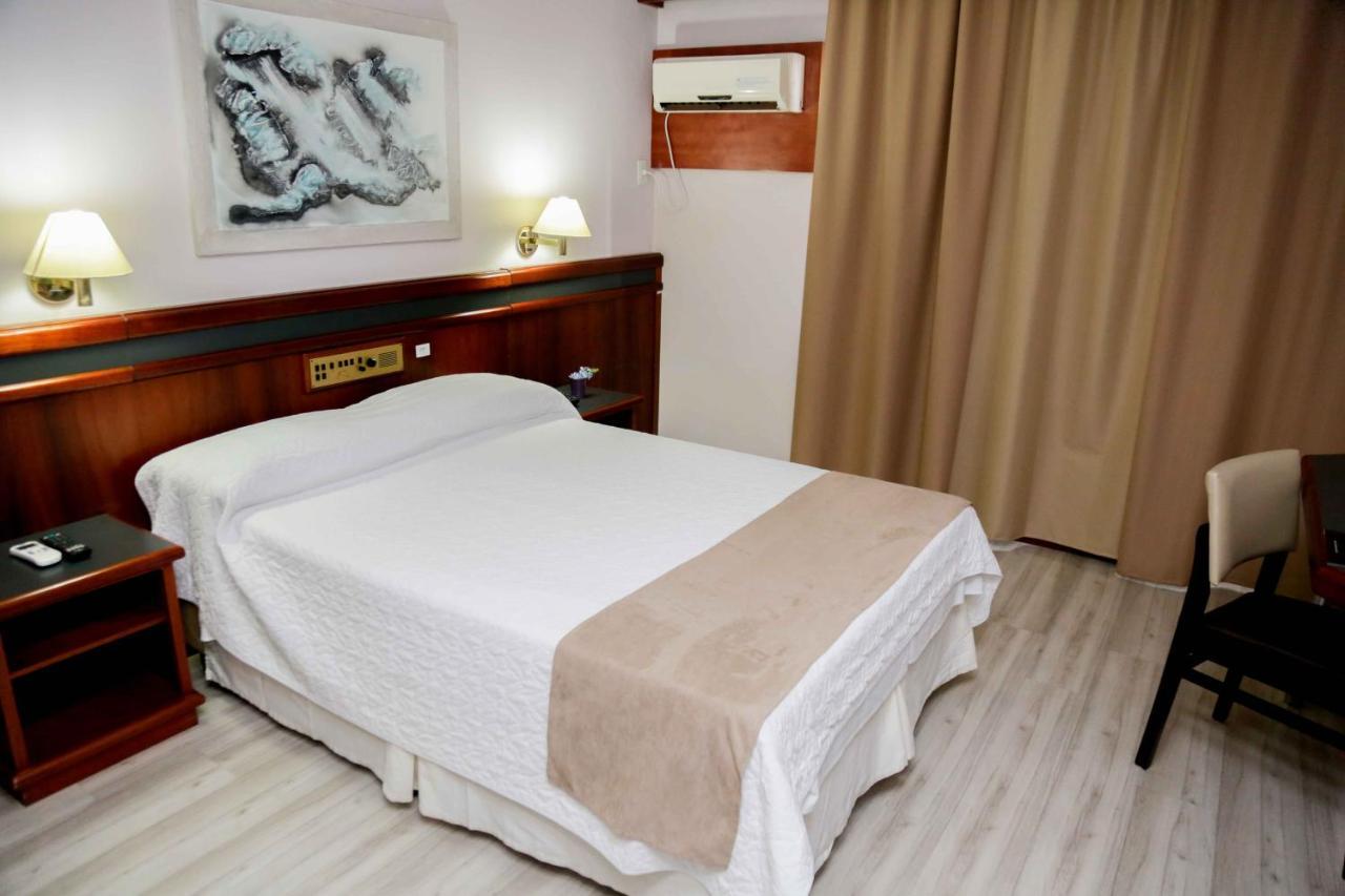 Susin Hotel Мафра Екстериор снимка