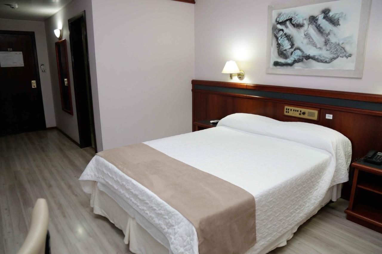 Susin Hotel Мафра Екстериор снимка