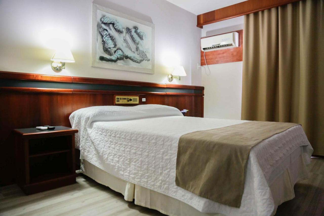 Susin Hotel Мафра Екстериор снимка